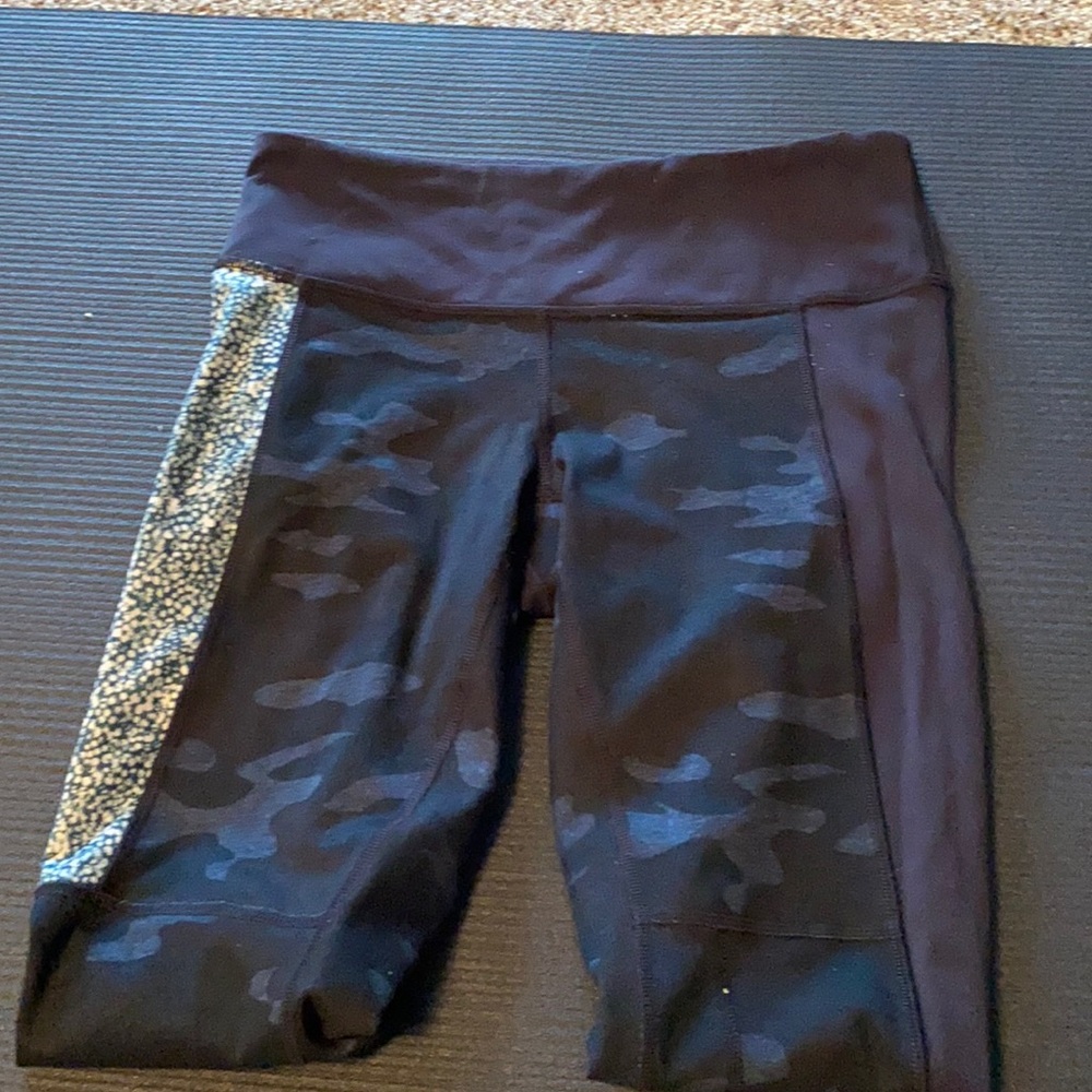 Lululemon limited edition patch work legging.